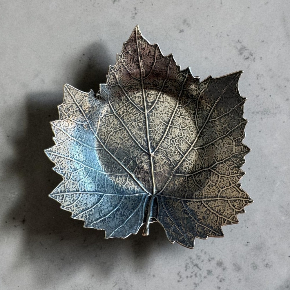 Clay Company 2005 USA Pewter Leaf Trinket Dish Silver Tone Botanical 4 Inch Bowl